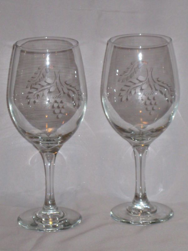 HAND ETCHED GRAPE DESIGN THICKER WINE GLASSES (QTY 2)  