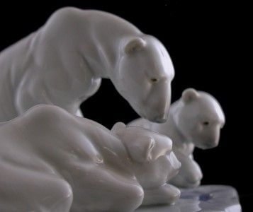 LLADRO LIADRO POLAR BEAR FAMILY 1443 BEARLY LOVE PORCELAIN FIGURINE 