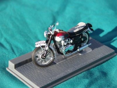 TRIUMPH T120 BONNEVILLE 1967 MOTORCYCLE DIECAST MODEL  