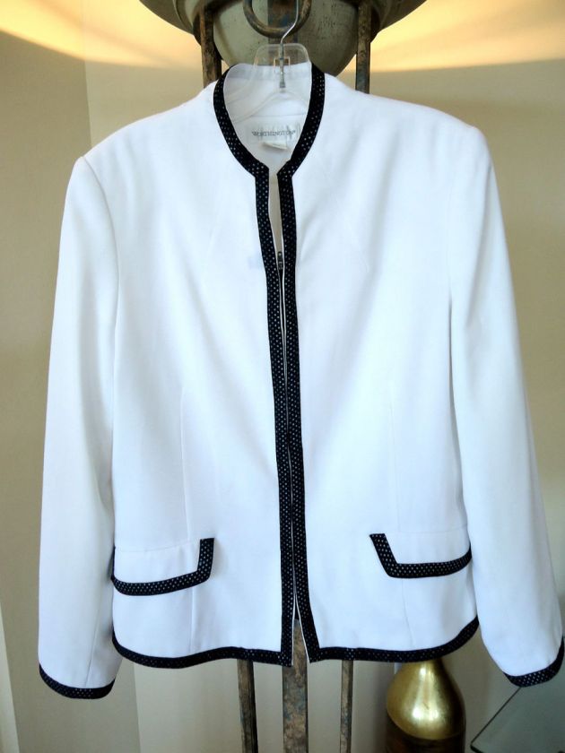 WORTHINGTON SHARP LOOKING WHITE JACKET BLK.GROS GRAIN RIBBON POLKA 