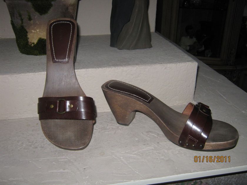 Brn Leather Clogs w/cross strap. wooden . Bronx. Sz 10  