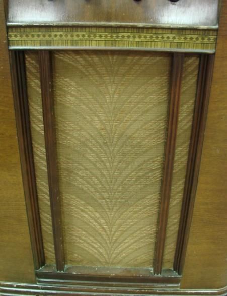 Truetone D 1110 Deco Tube CONSOLE Radio Indian Inlays  