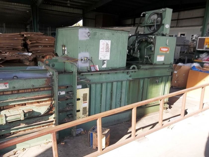   HORIZONTAL CARDBOARD BALER BAILER 8 CYLINDER 40 HP MOTOR  