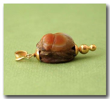 Greek Banded Agate Scarab in Modern 18k. Gold, c. 300 B.C.  