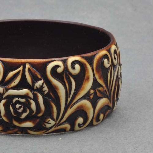 Vintage Smoky Carved Rose Floral Resin Lucite Charm Bangle Bracelet 