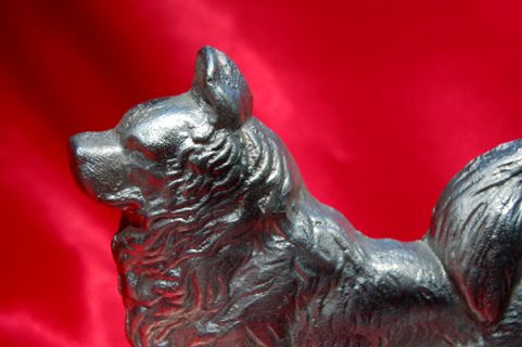 Old Silver metal dog Spitz Keeshond Chow husky bookend  