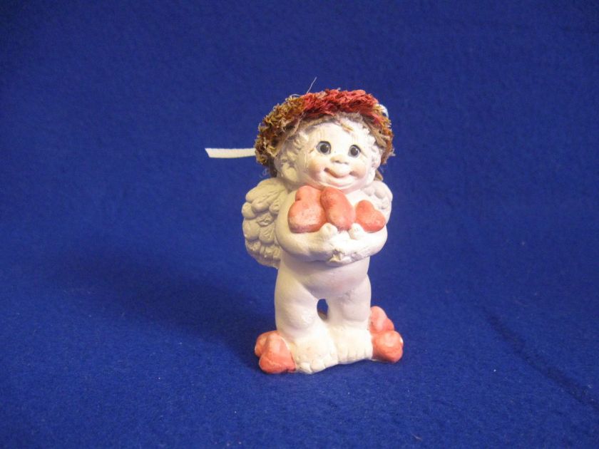 Dreamsicles Cherub with Valentine Hearts  