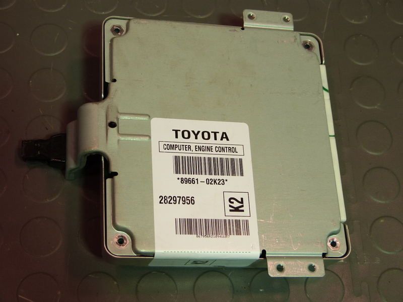 2005 05 Toyota Corolla ECU ECM Engine Computer AT 89661   02k23  