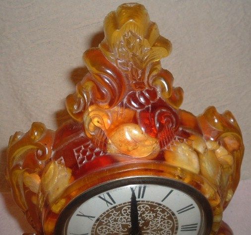 Vintage Lanshire Electric Clock Lucite/Acrylic/Stone Amberina Mid 