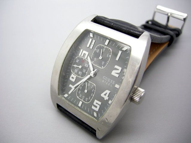 GUESS BARREL SHAPE METALLIC GREY CALENDAR QUARTZ MEN WATCH  