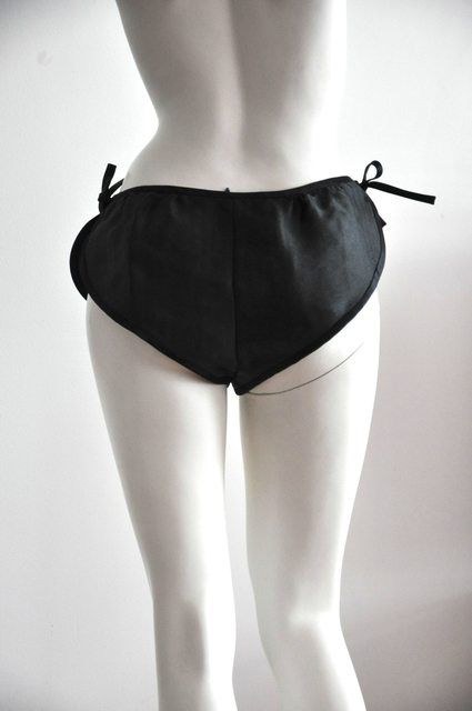 PRADA/Miu Miu S/S 2010 RUNWAY Charcoal Silk Side Tie Split Shorts One 