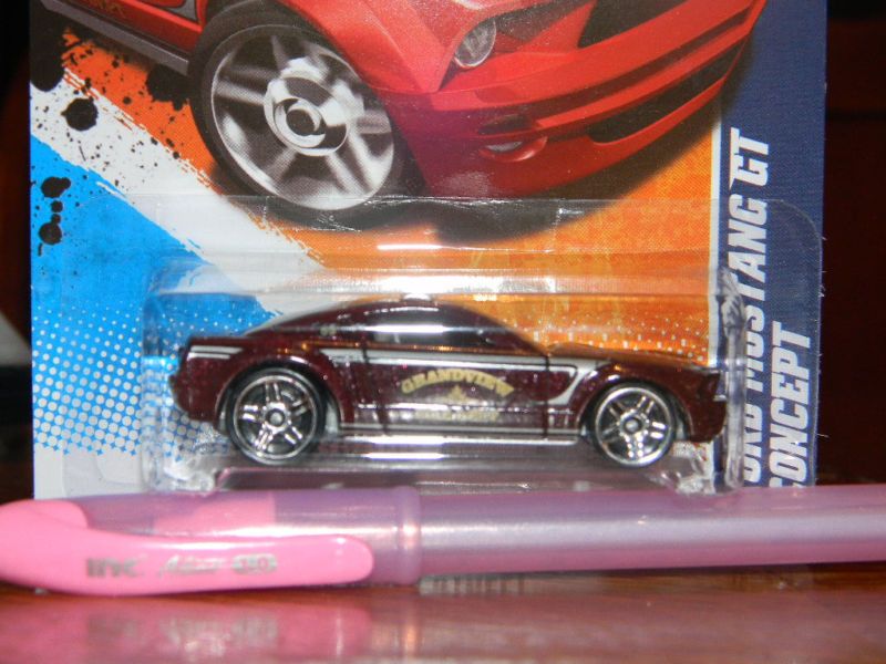 HOT WHEELS 2011 HW MAINSTREET #2 MUSTANG GT HOTWHEELS  