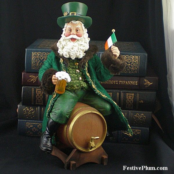 NIB Fabriche Irish Santa on Beer Keg Musical Danny Boy  