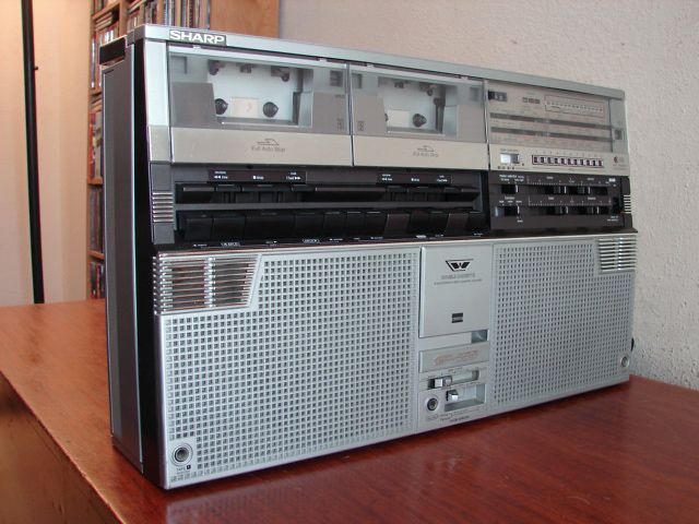 VINTAGE SHARP GF 555 4 BAND DUAL CASSETTE GHETTOBLASTER BOOMBOX NICE 