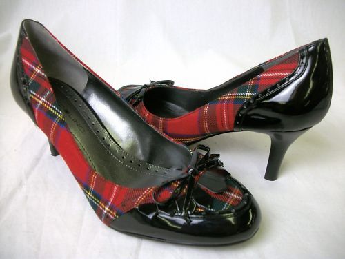 New Womens BANDOLINO Balant Plaid Kiltie Career Pumps 6  