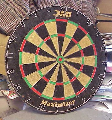 Dart Mart Inc. Maximizer 17.5 Dart Board  