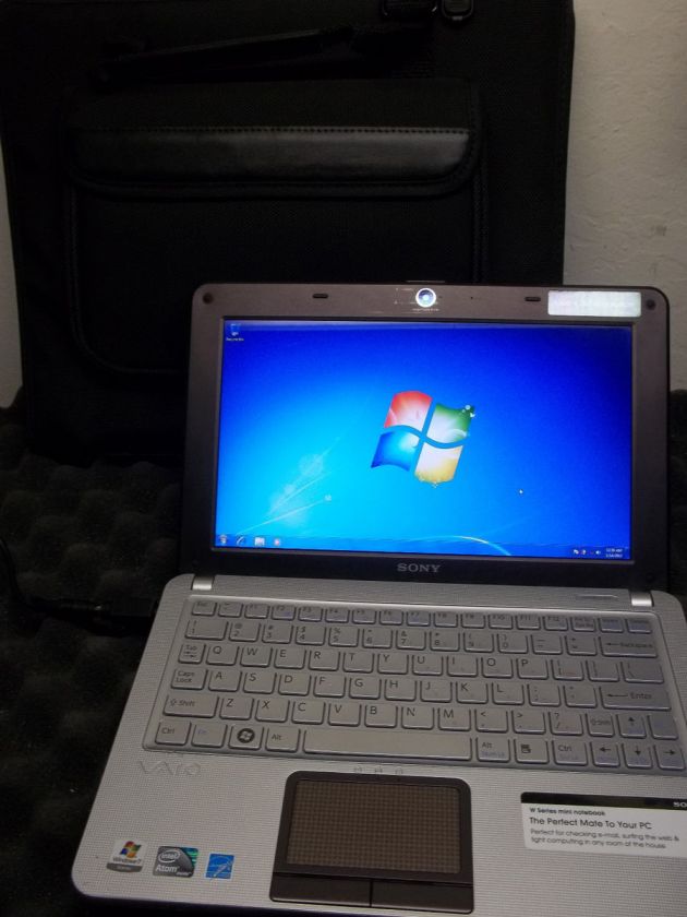 Sony VAIO Netbook 1GB 40GB 1.6GHz Win 7 Home Premium VPCW211AX PCG 