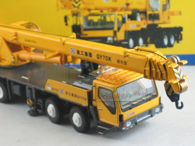 50 China XCMG QY70K FULL HYDRAULIC TRUCK CRANE  