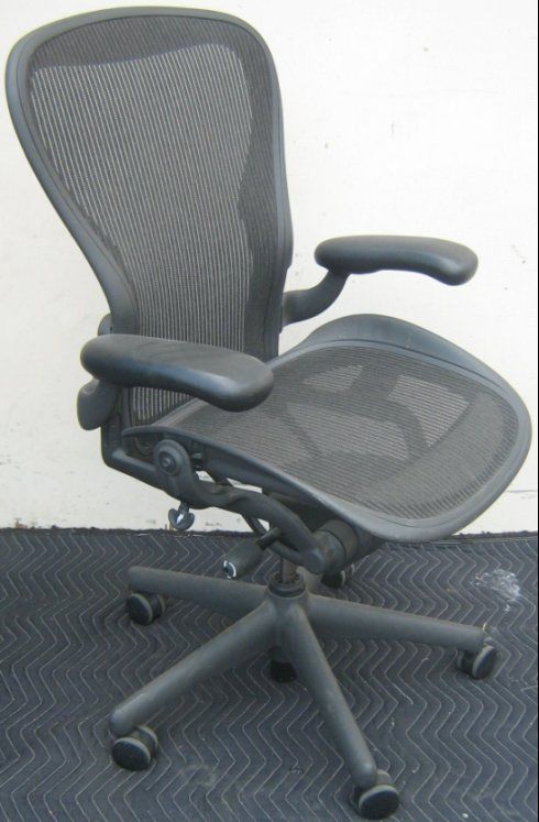 HERMAN MILLER AERON OFFICE CHAIR GRAPHITE POSTURE C  