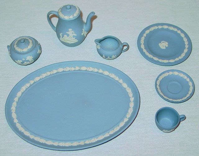   MINI / MINIATURE BLUE JASPERWARE 9 PIECE COFFEE SET NEW  