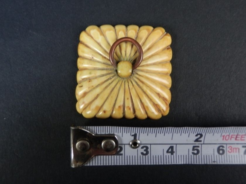   OLD EDO ERA OXBONE NETSUKE CHRYSANTHEMUM KIKU FLOWER NR  