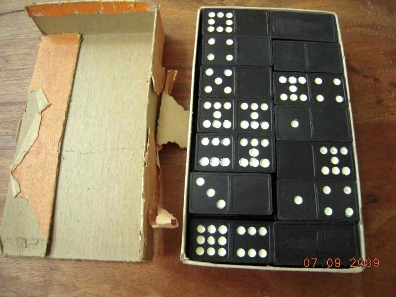 vintage HALSAN DOMINO SET wood DOUBLE NINE & SIX  